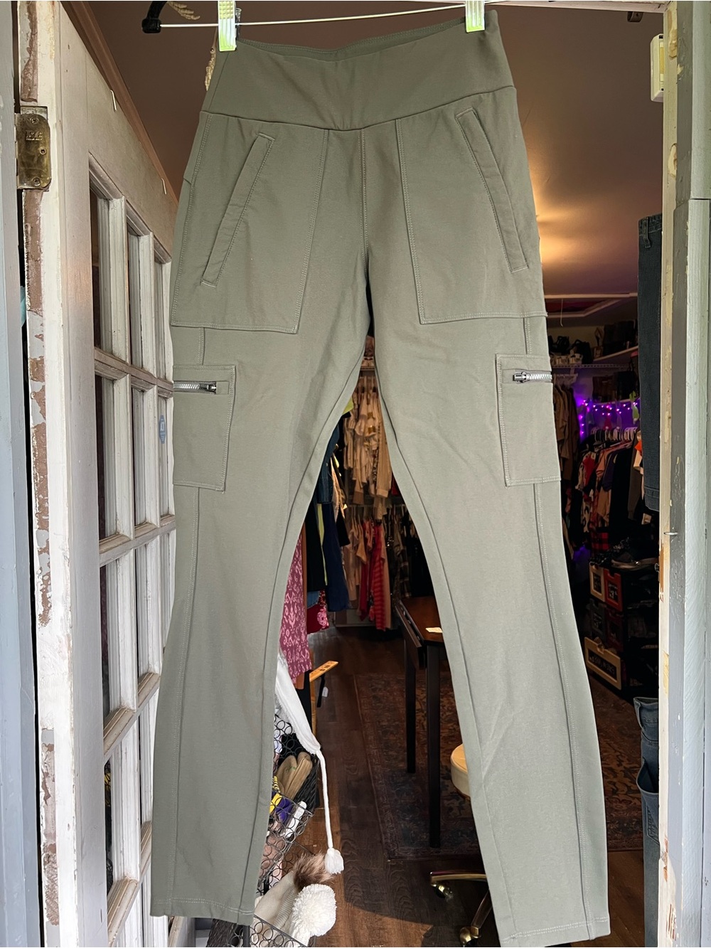 Athleta Headlands Hybrid cargo Pants Aspen Olive size 0